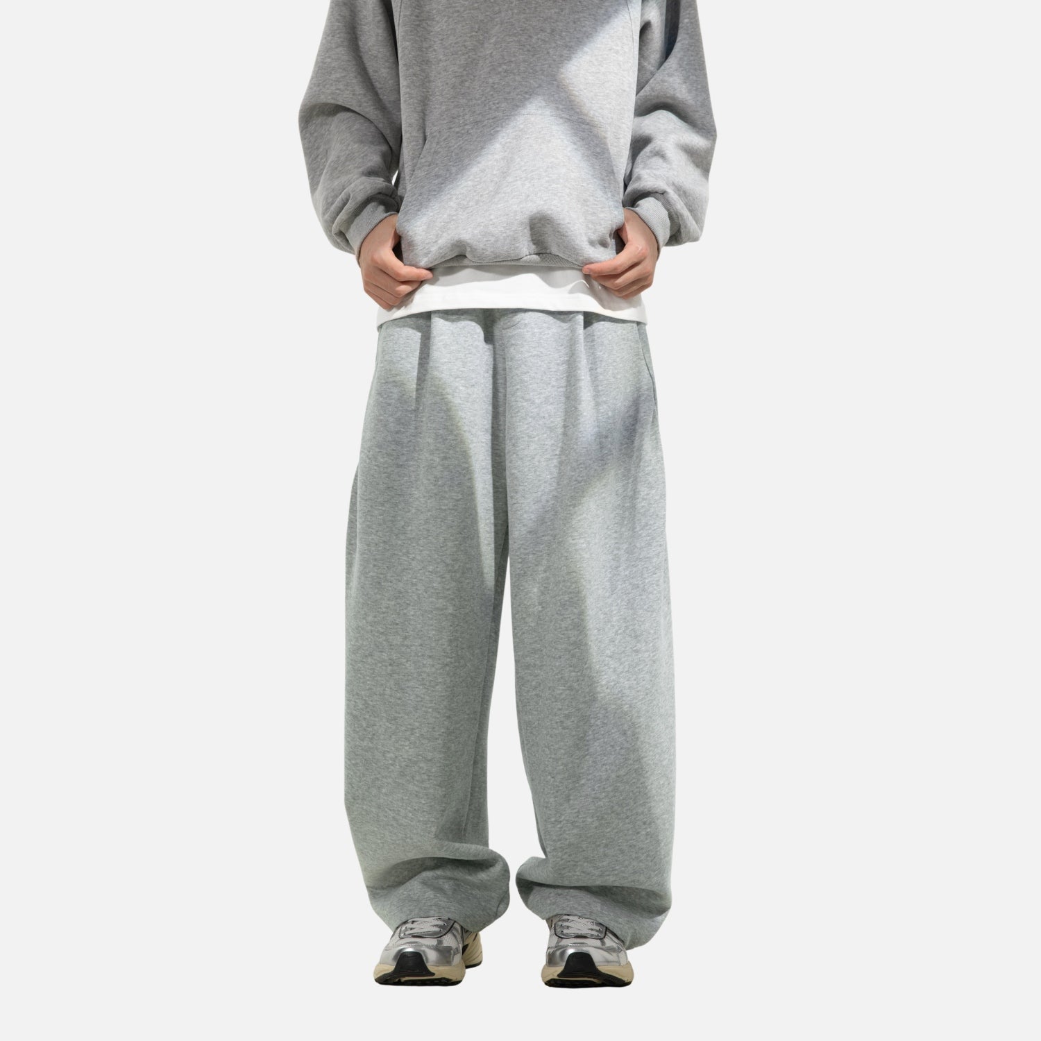 Pleated-Side Straight Baggy Pants