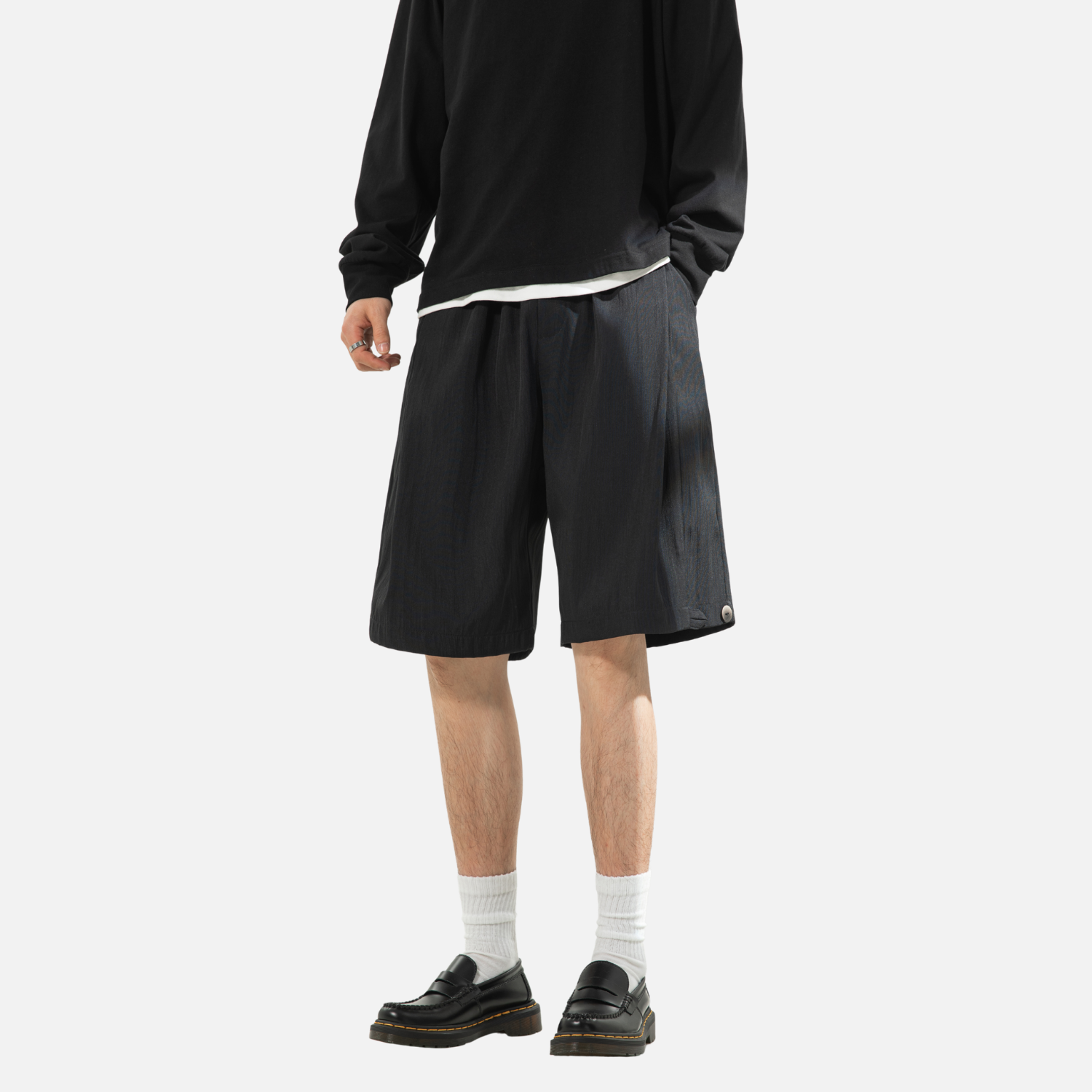 Clean-Fit Pleated Tailored Shorts